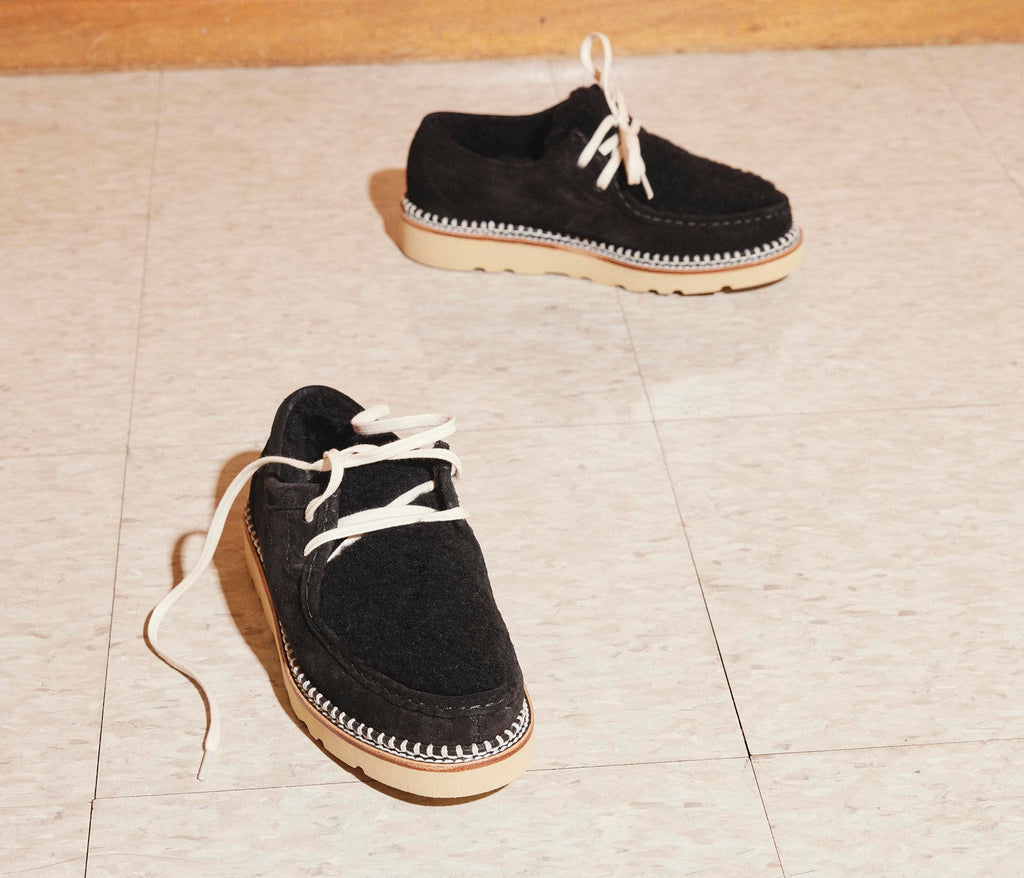 Wallabee store type shoes