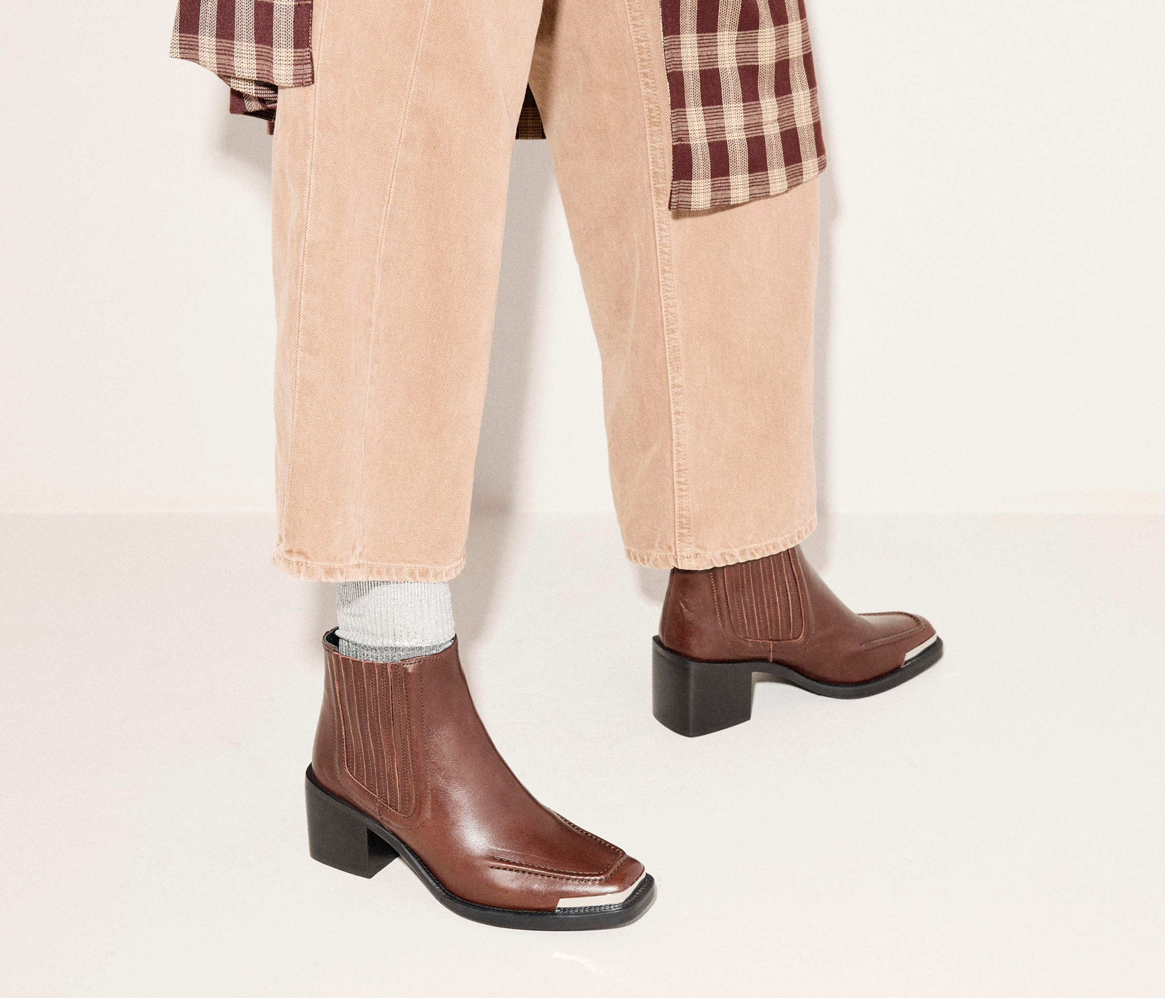 AMELIE SQUARE TOE ANKLE BOOT, [product-type] - FREDA SALVADOR Power Shoes for Power Women