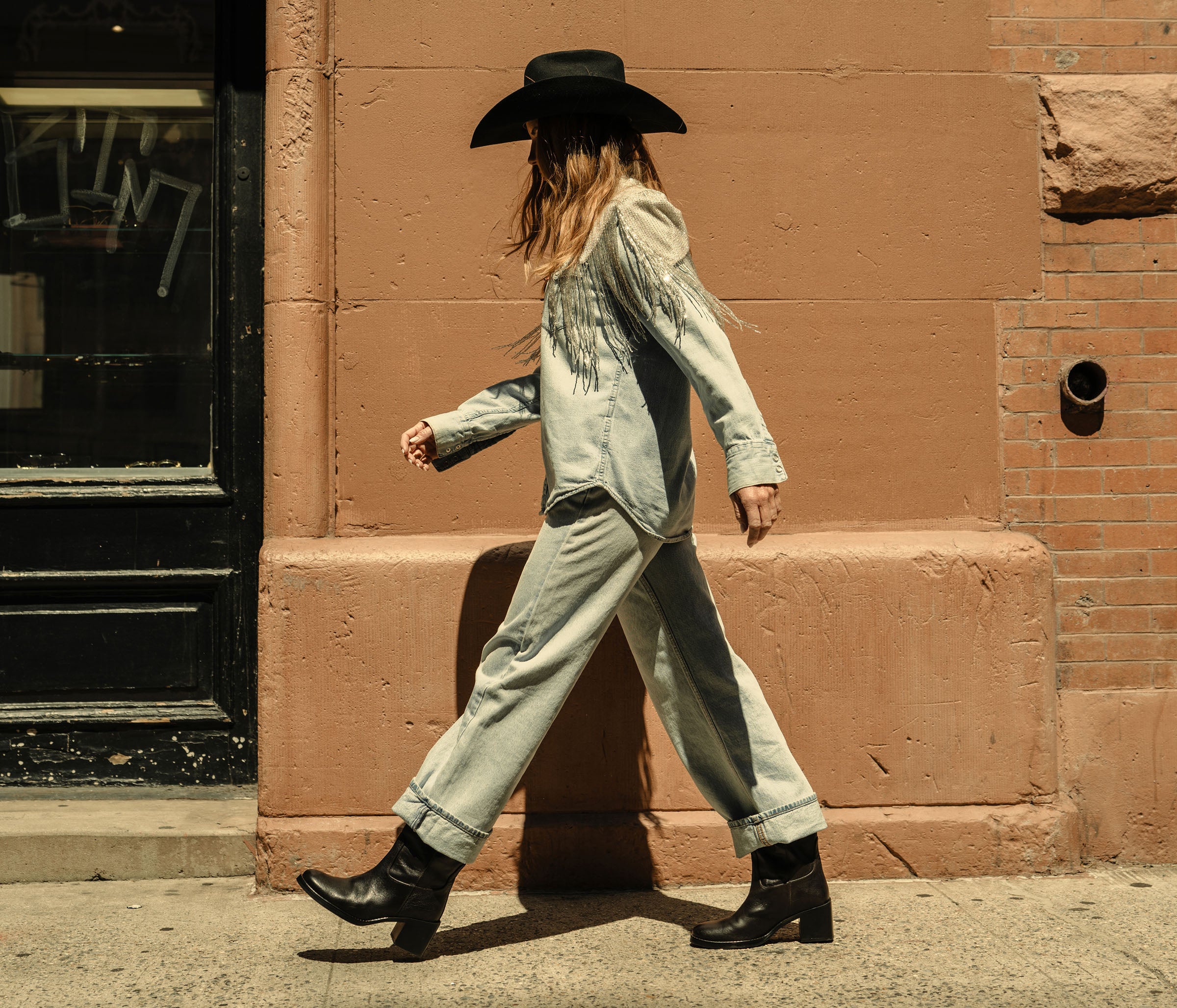 NAN boot in black buffalo, on figure