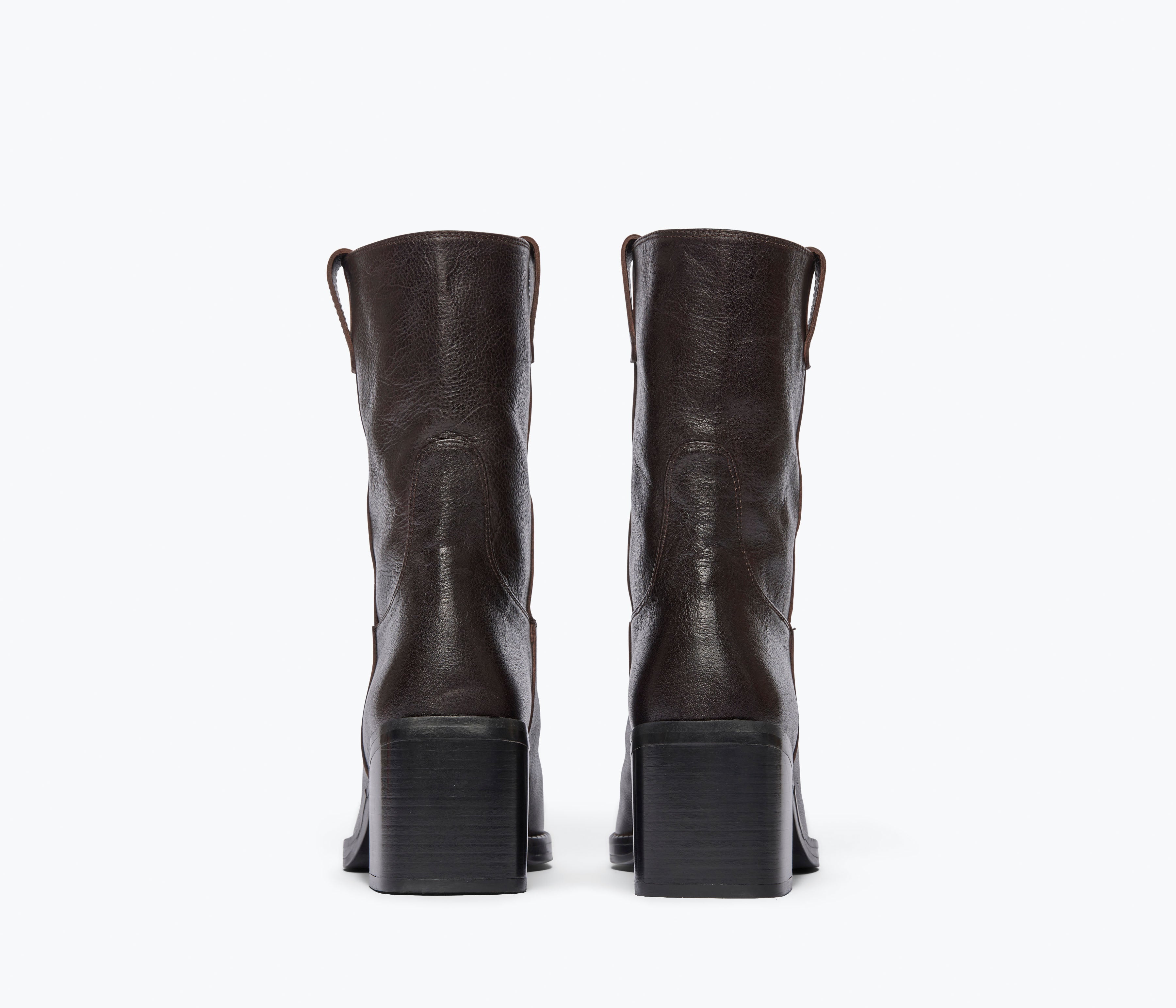NAN boot in redwood buffalo, back view