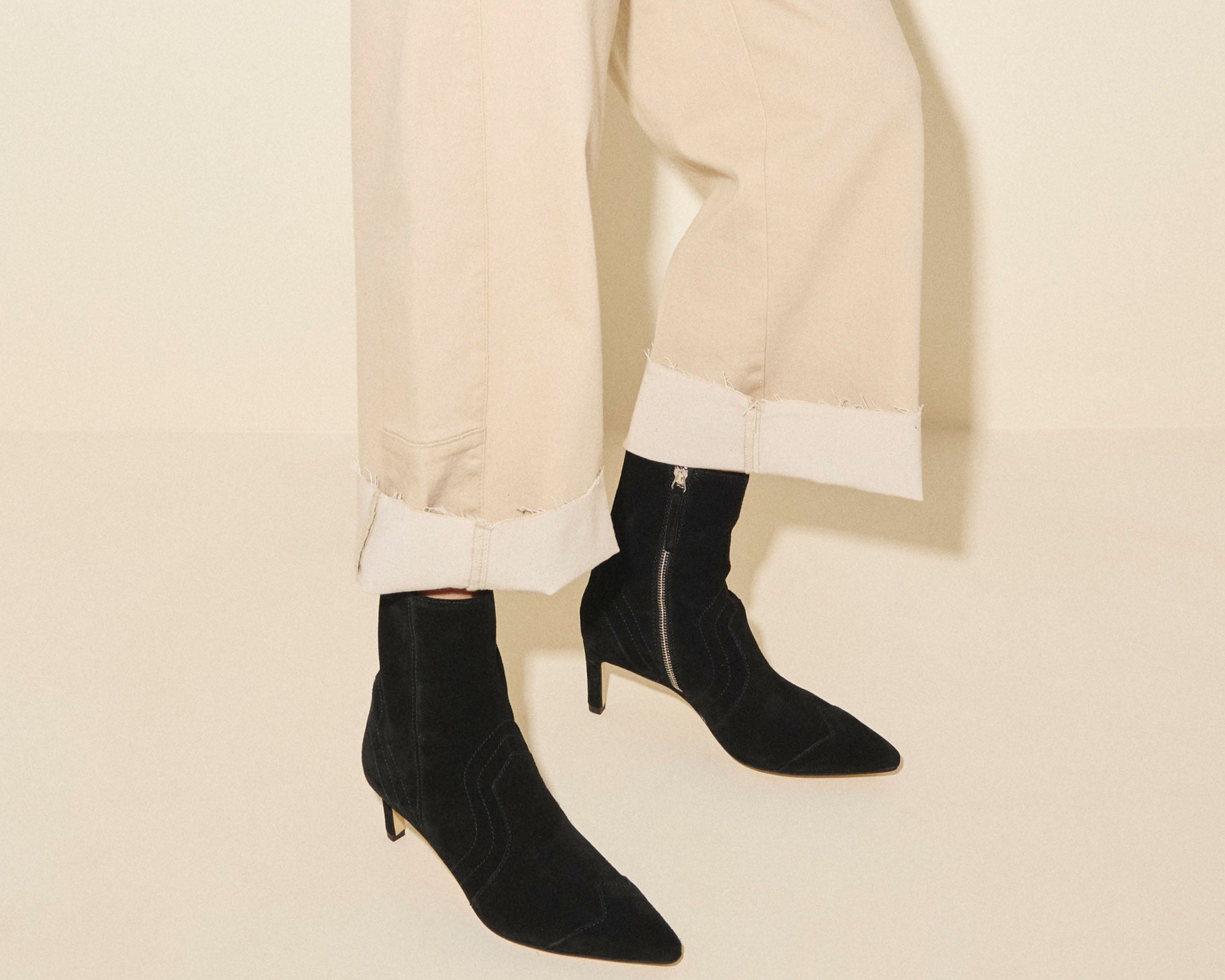 SHAINA boot in Black Suede, side view