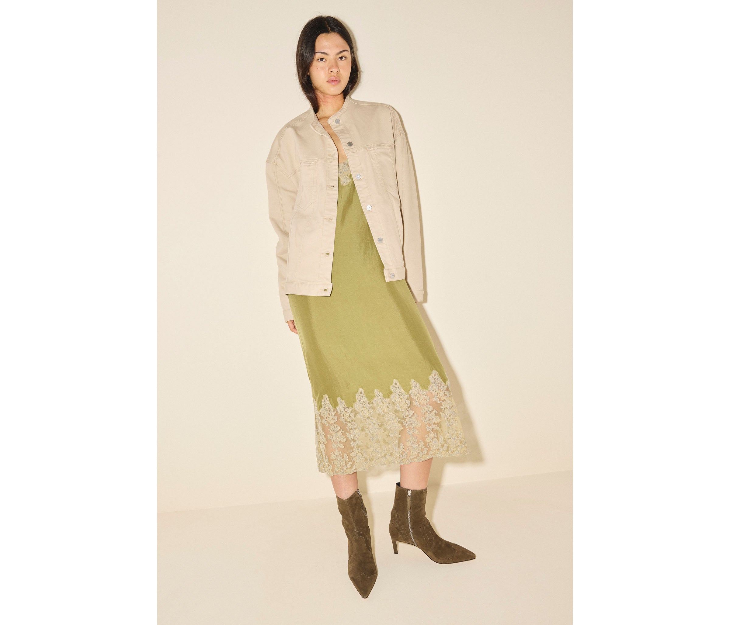SHAINA boot in Moss Suede, side view