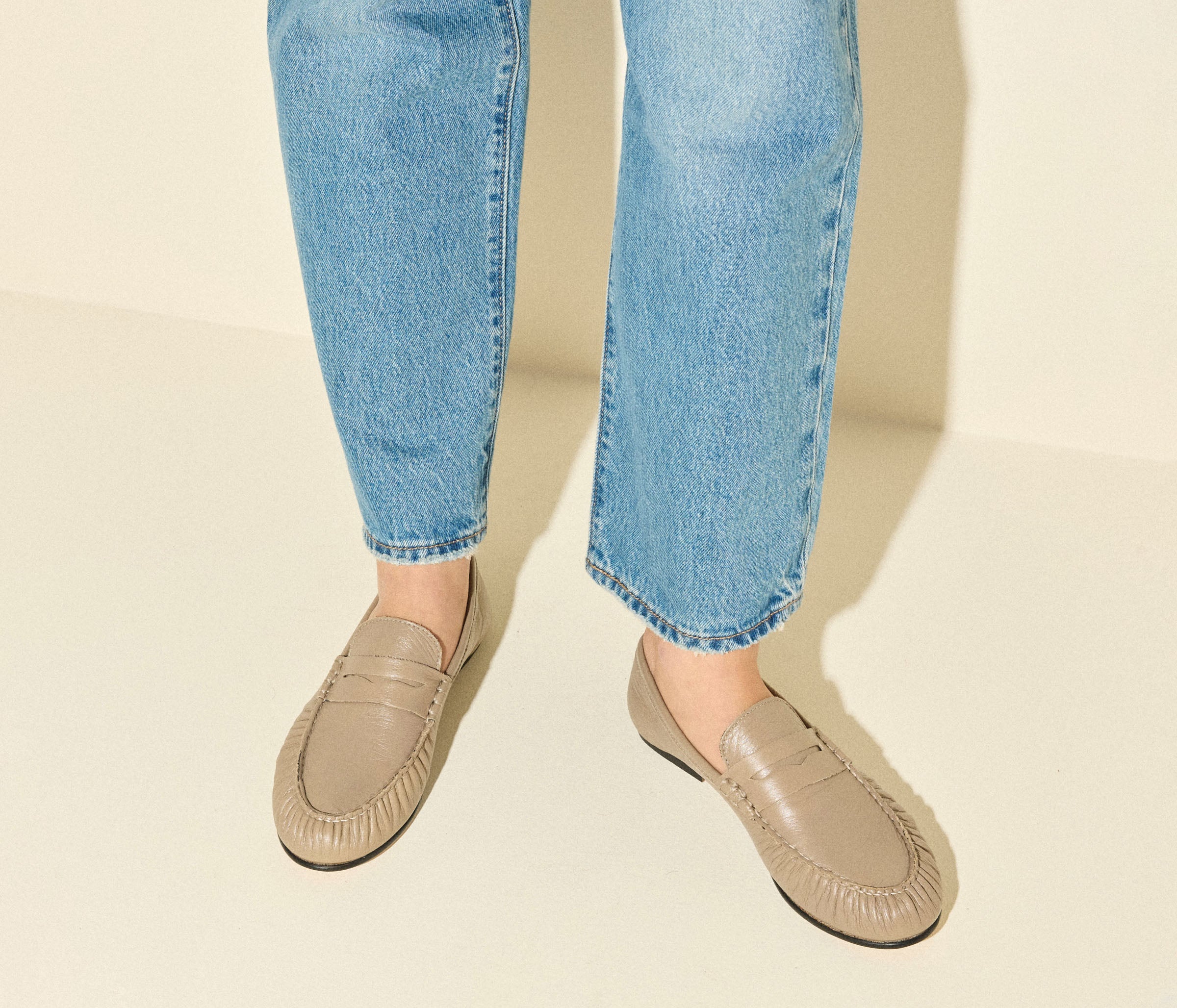 SYDNEY ruched penny loafer in mushroom crinkle calf leather, on figure