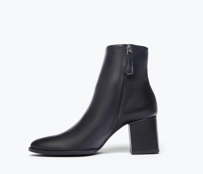 CYRUS - Black Calf, [product-type] - FREDA SALVADOR Power Shoes for Power Women