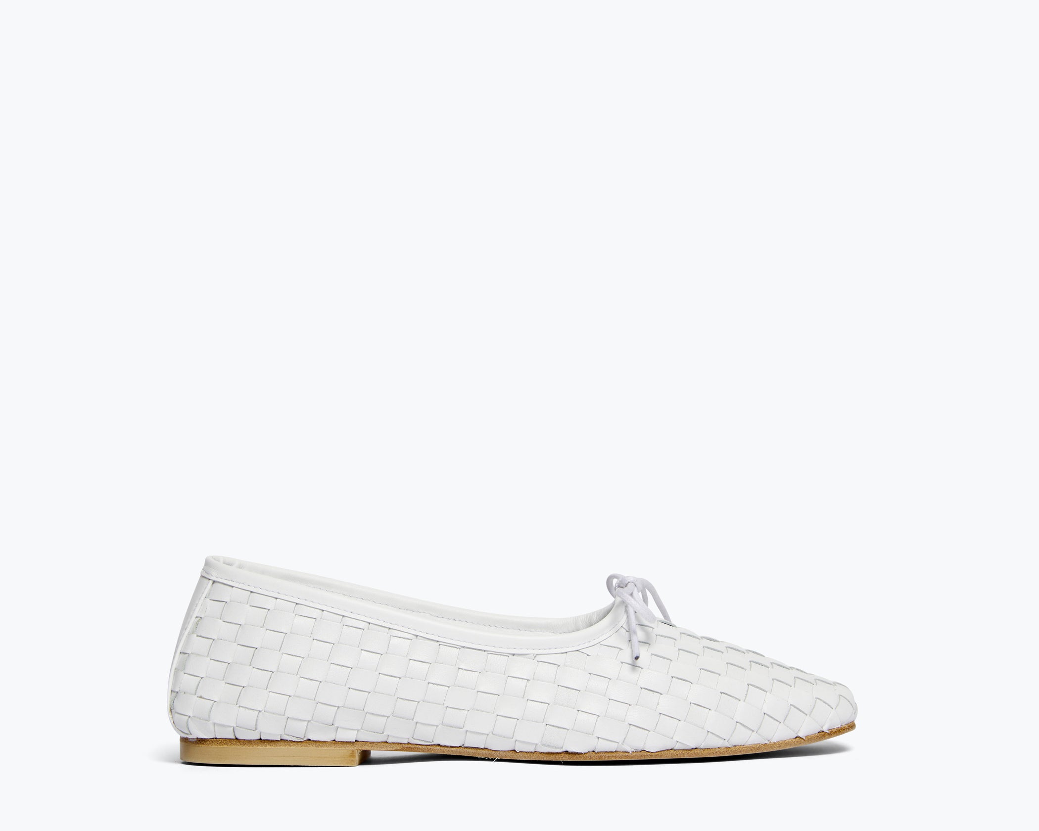 Winter Whites FREDA SALVADOR Winter Whites FREDA SALVADOR